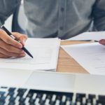 Apostilla o traducción jurada: ¿qué va primero?