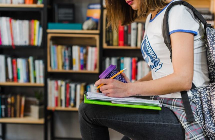 Traducción jurada del francés al español de expedientes académicos